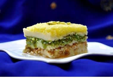 pistachio layer Cake
