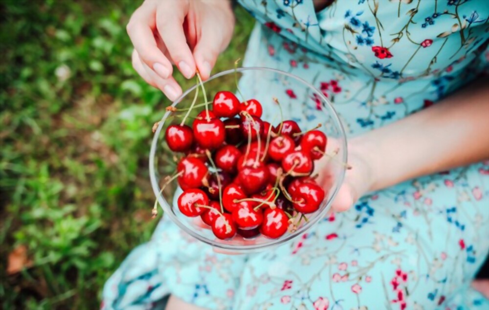 Are Cherries Acidic? Cherries and GERD Good or bad?