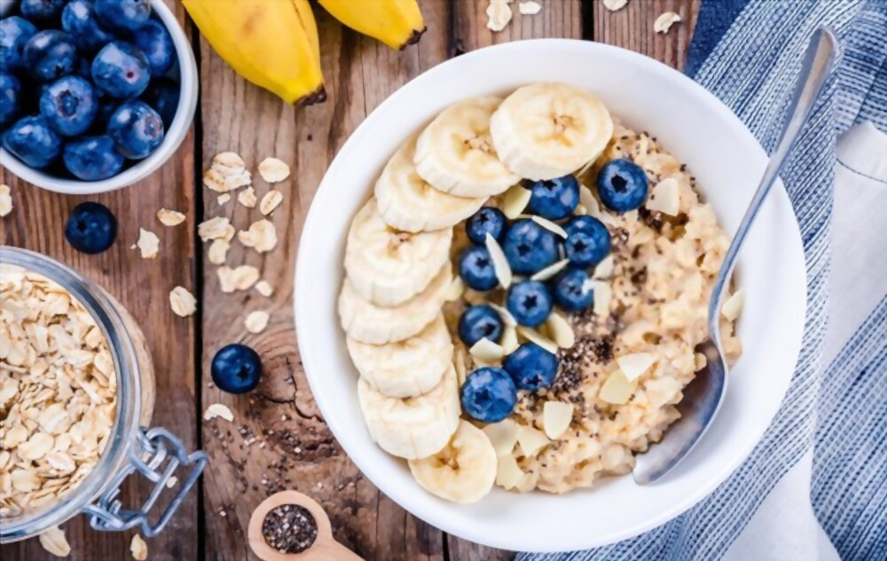 Oatmeal with cherries and Banana